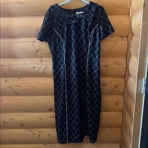 Fits 14/16 Tatyana pencil patterned dress with tie detail